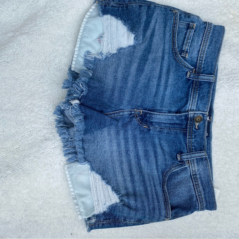 Hollister Womens shorts. Size 5 Excellent condition